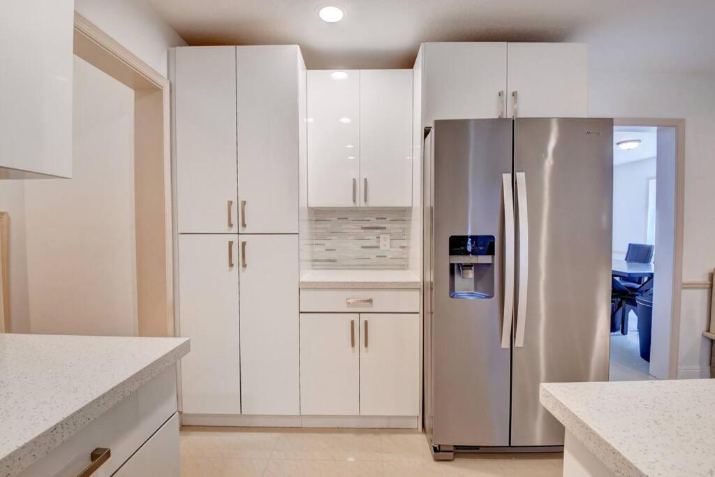 5 Bedroom Mansion With Pool And Non-Heated Jacuzzi Games In Boynton Beach Exteriör bild