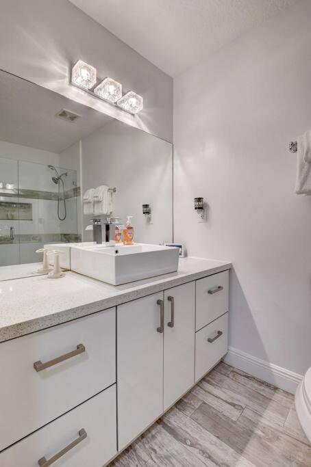 5 Bedroom Mansion With Pool And Non-Heated Jacuzzi Games In Boynton Beach Exteriör bild
