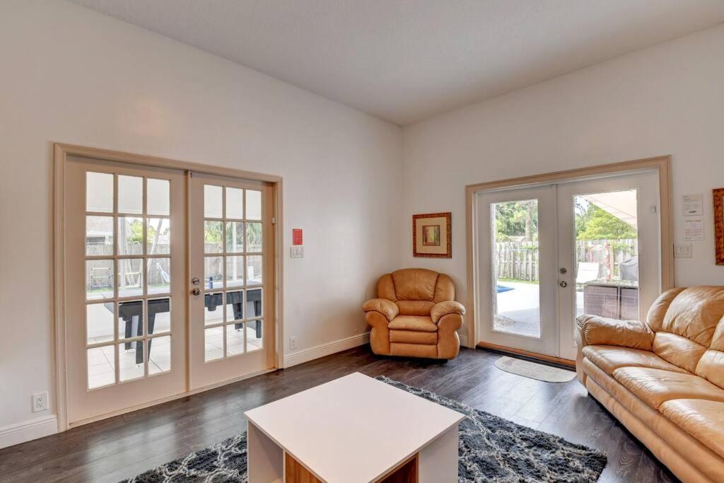 5 Bedroom Mansion With Pool And Non-Heated Jacuzzi Games In Boynton Beach Exteriör bild